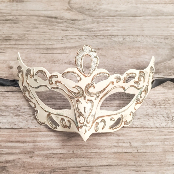 Venetian Cat Eye Mask Masquerade Mask Mardi Gras Mask - Picture 4 of 6